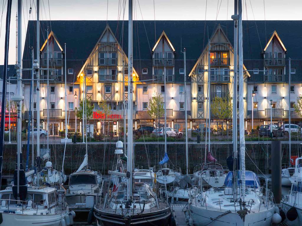 ibis Deauville Centre les hôtels ibis sont bien placés pour les organisateurs de séminaires (ici vue port)